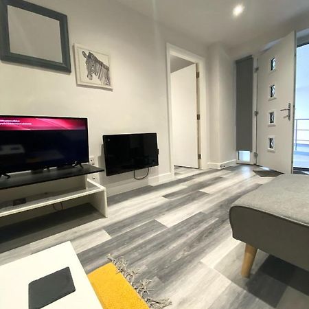 Vibrant 2 Bedroom Apartment - Bhx Airport Sheldon  Exterior photo